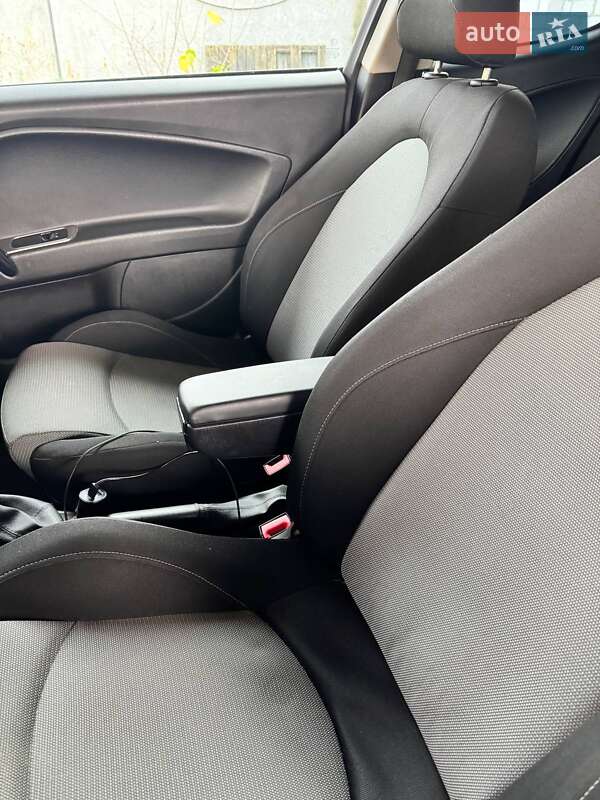 Хэтчбек Alfa Romeo MiTo 2009 в Кременчуге фото 7 Хэтчбек Alfa Romeo MiTo 2009 в Кременчуге