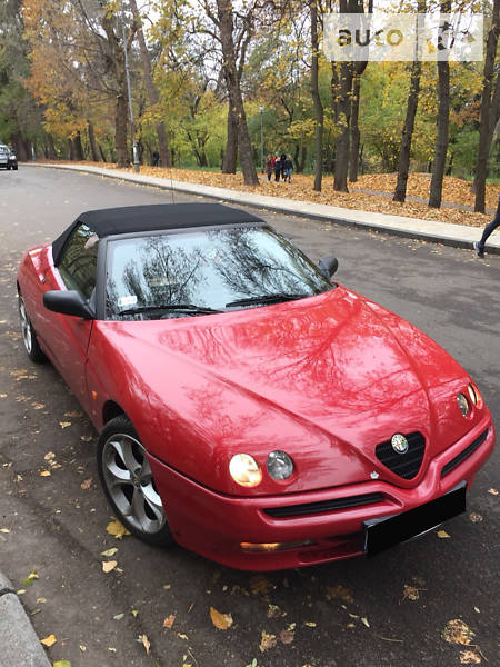 Alfa Romeo Spider 2000 року