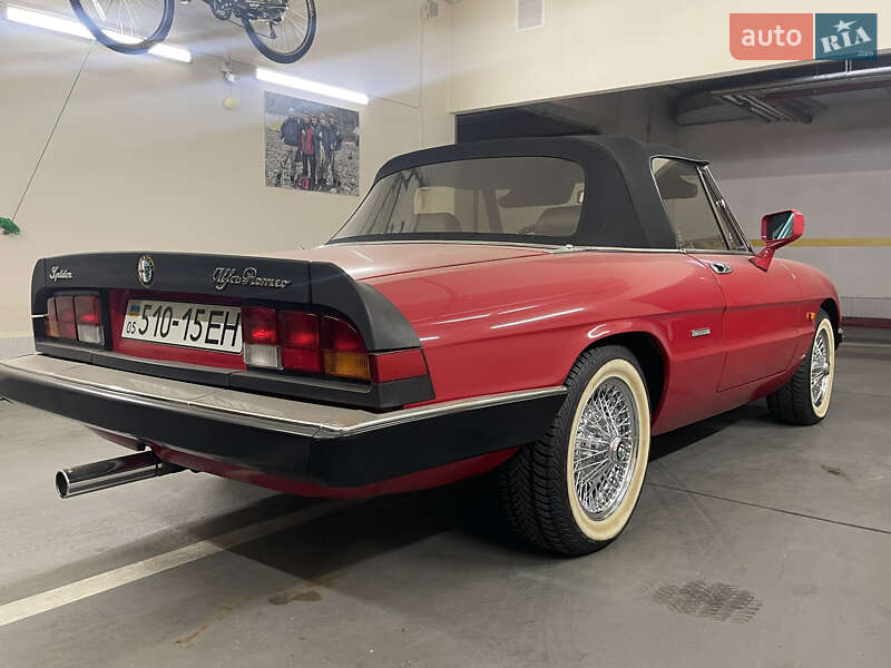 Кабриолет Alfa Romeo Spider 1987 в Киеве