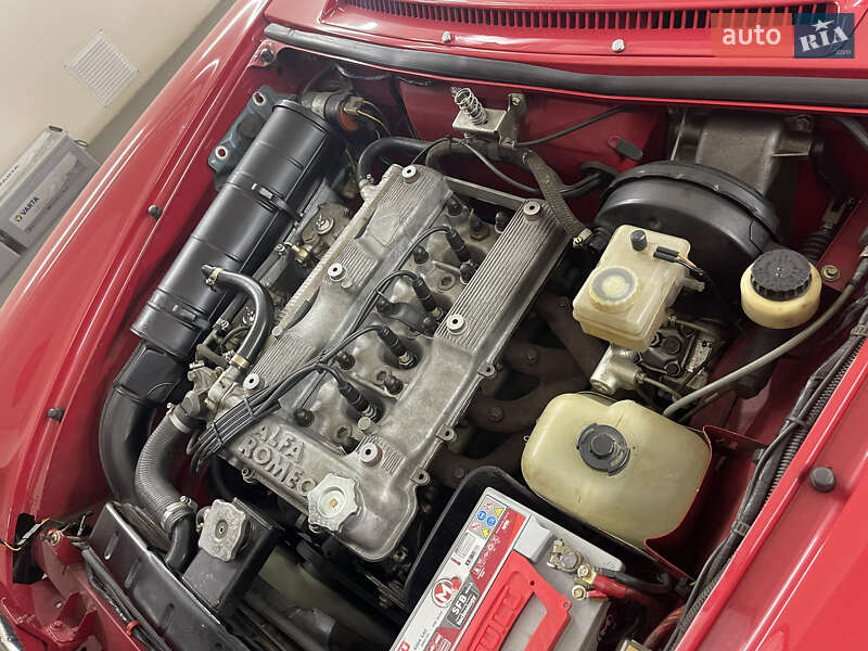 Кабриолет Alfa Romeo Spider 1987 в Киеве