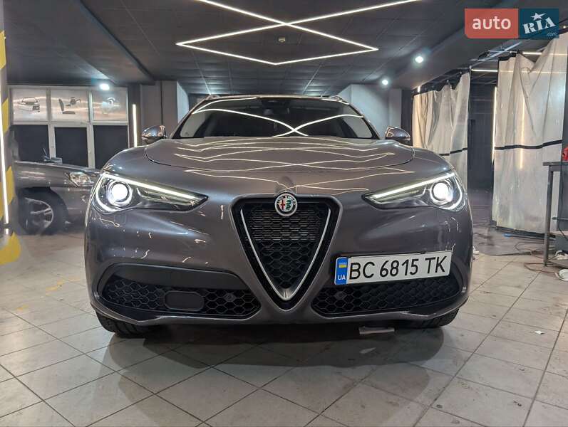 Внедорожник / Кроссовер Alfa Romeo Stelvio 2017 в Львове фото 3 Внедорожник / Кроссовер Alfa Romeo Stelvio 2017 в Львове