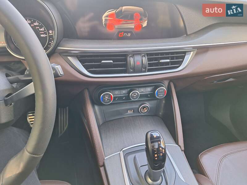 Позашляховик / Кросовер Alfa Romeo Stelvio 2017 в Чернівцях