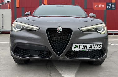 Позашляховик / Кросовер Alfa Romeo Stelvio 2021 в 