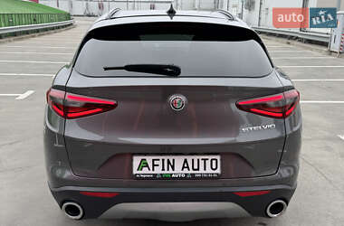 Позашляховик / Кросовер Alfa Romeo Stelvio 2021 в 