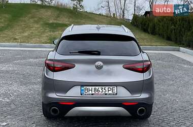 Позашляховик / Кросовер Alfa Romeo Stelvio 2018 в 