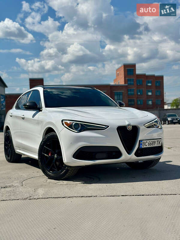 Alfa Romeo Stelvio 2021