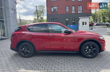 Позашляховик / Кросовер Alfa Romeo Stelvio 2018 в 