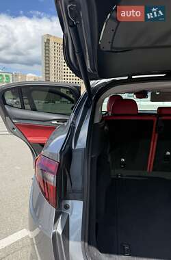 Позашляховик / Кросовер Alfa Romeo Stelvio 2020 в 