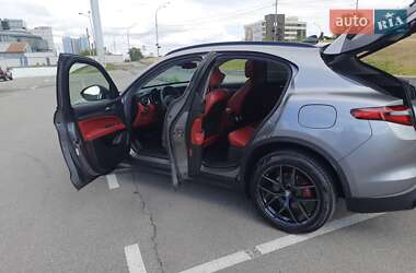 Позашляховик / Кросовер Alfa Romeo Stelvio 2020 в 