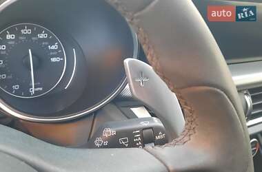 Позашляховик / Кросовер Alfa Romeo Stelvio 2017 в 