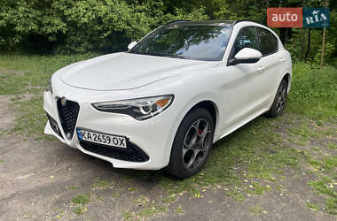 Позашляховик / Кросовер Alfa Romeo Stelvio 2021 в 