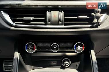 Внедорожник / Кроссовер Alfa Romeo Stelvio 2017 в 