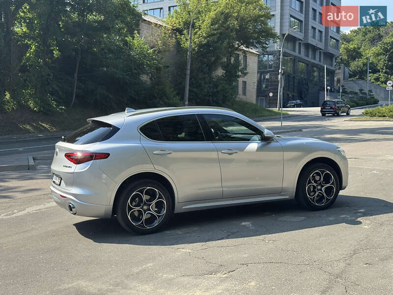 Внедорожник / Кроссовер Alfa Romeo Stelvio 2021 в Киеве