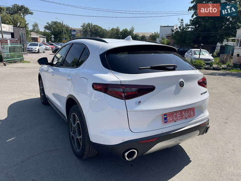 Позашляховик / Кросовер Alfa Romeo Stelvio 2017 в Полтаві