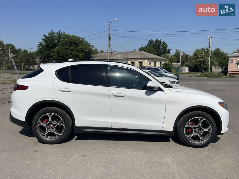 Позашляховик / Кросовер Alfa Romeo Stelvio 2017 в Полтаві