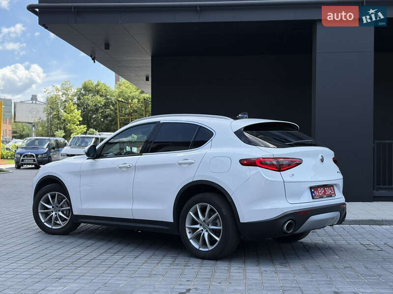 Внедорожник / Кроссовер Alfa Romeo Stelvio 2017 в Львове