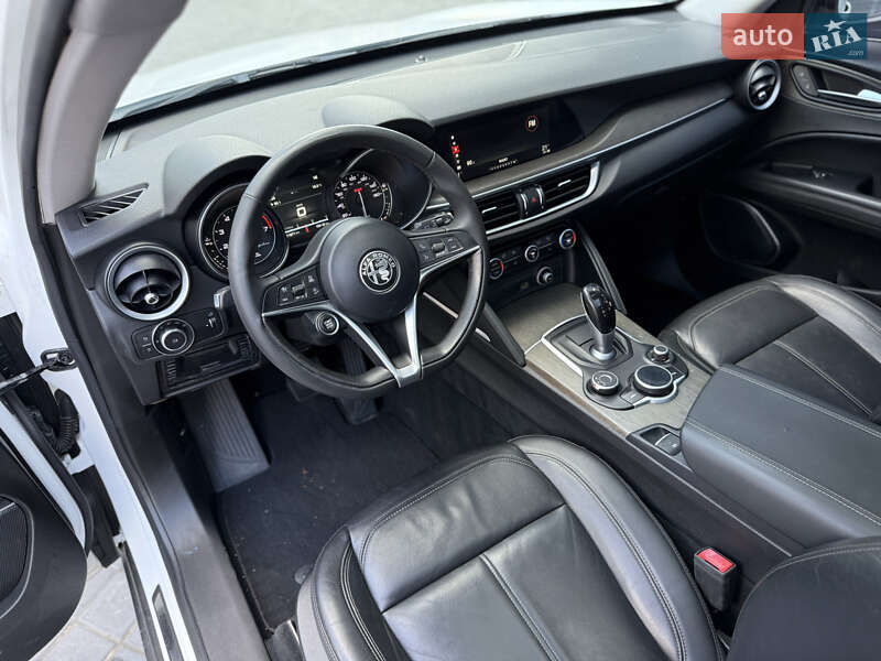 Внедорожник / Кроссовер Alfa Romeo Stelvio 2017 в Львове