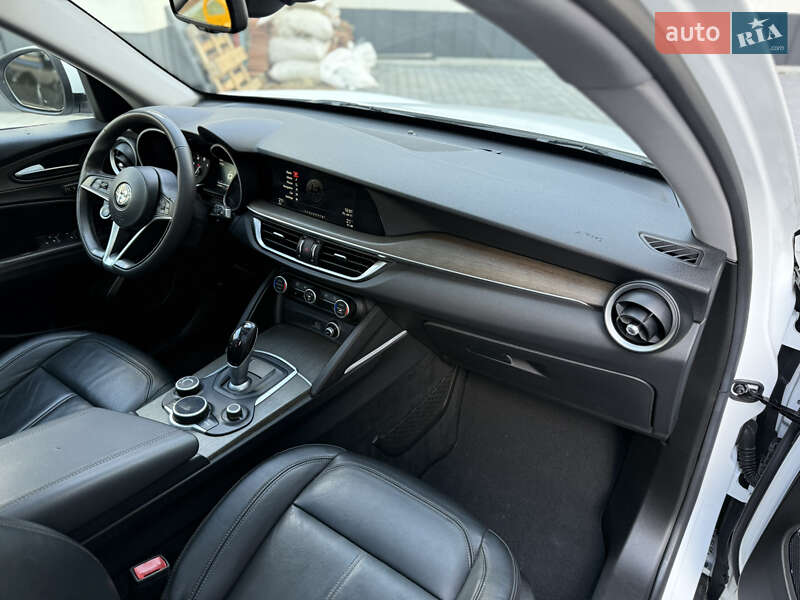 Внедорожник / Кроссовер Alfa Romeo Stelvio 2017 в Львове