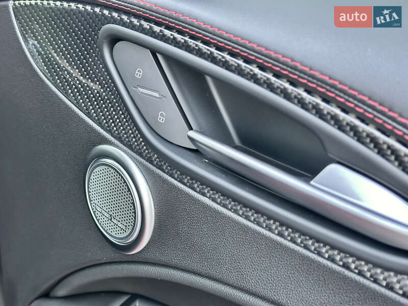 Позашляховик / Кросовер Alfa Romeo Stelvio 2018 в Києві