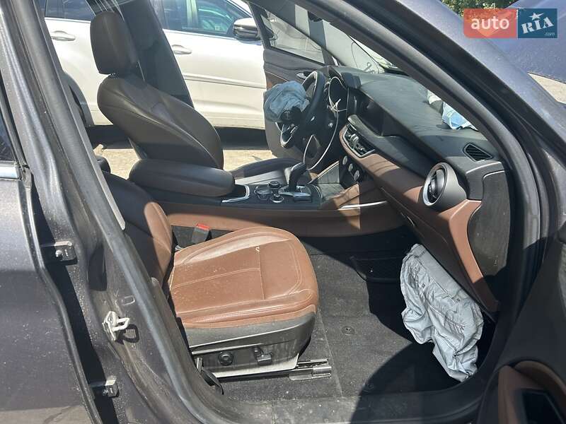 Внедорожник / Кроссовер Alfa Romeo Stelvio 2020 в Ровно фото 3 Внедорожник / Кроссовер Alfa Romeo Stelvio 2020 в Ровно