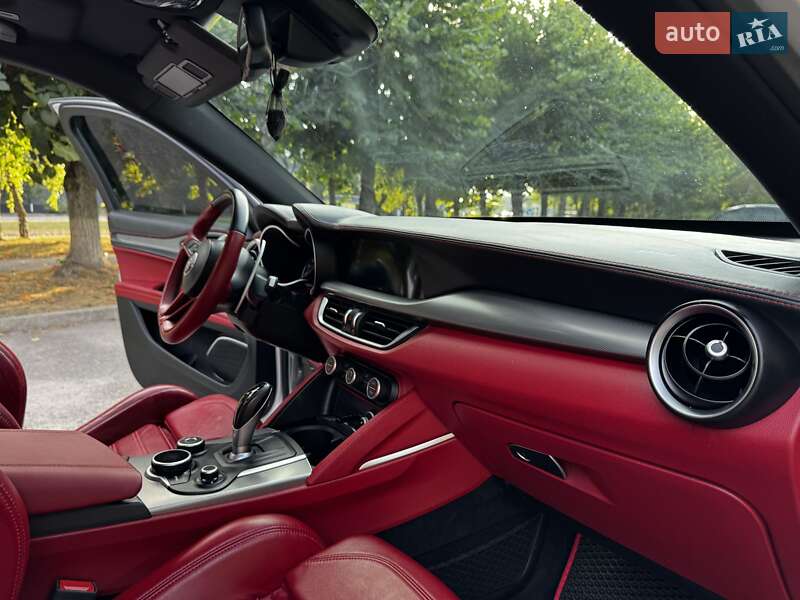 Внедорожник / Кроссовер Alfa Romeo Stelvio 2018 в Киеве