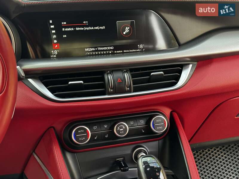 Внедорожник / Кроссовер Alfa Romeo Stelvio 2018 в Киеве