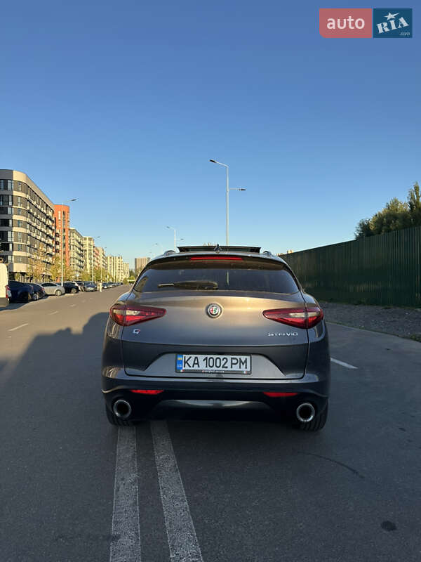 Внедорожник / Кроссовер Alfa Romeo Stelvio 2018 в Киеве фото 3 Внедорожник / Кроссовер Alfa Romeo Stelvio 2018 в Киеве