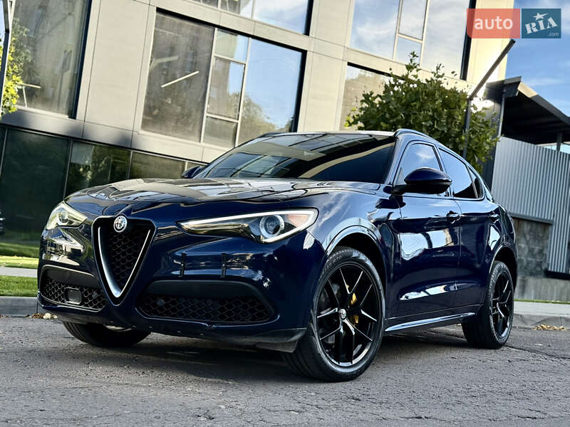 Alfa Romeo Stelvio 2017
