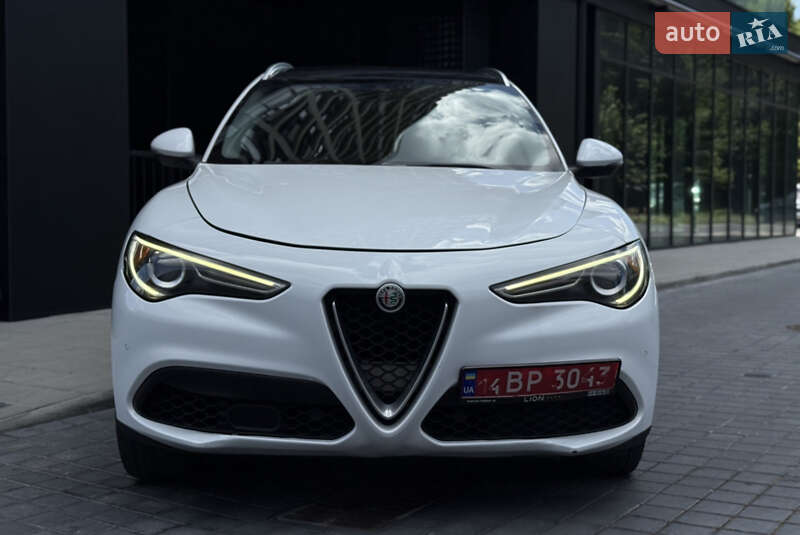 Alfa Romeo Stelvio 2017