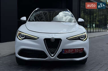 Внедорожник / Кроссовер Alfa Romeo Stelvio 2017 в 