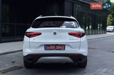 Внедорожник / Кроссовер Alfa Romeo Stelvio 2017 в 