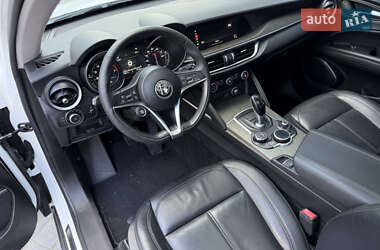 Внедорожник / Кроссовер Alfa Romeo Stelvio 2017 в 