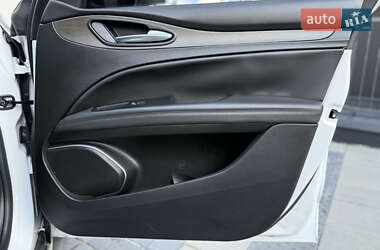 Внедорожник / Кроссовер Alfa Romeo Stelvio 2017 в 