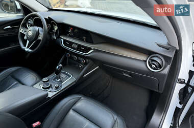 Внедорожник / Кроссовер Alfa Romeo Stelvio 2017 в 