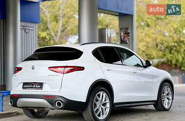 Внедорожник / Кроссовер Alfa Romeo Stelvio 2018 в 