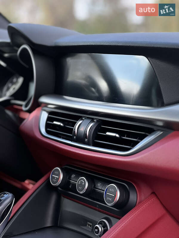 Позашляховик / Кросовер Alfa Romeo Stelvio 2018 в Миколаєві