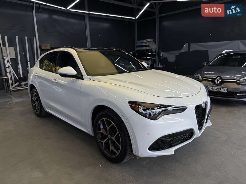 Alfa Romeo Stelvio 2021