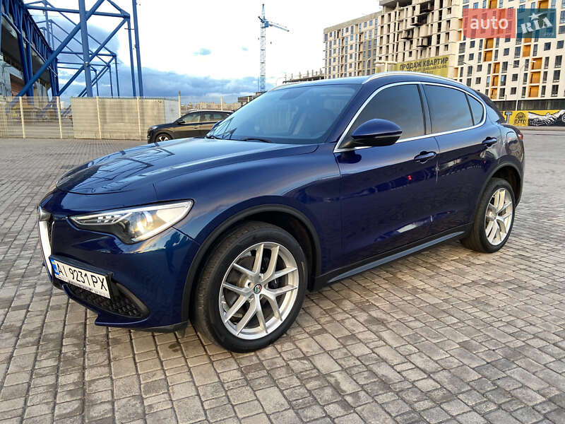 Alfa Romeo Stelvio 2017