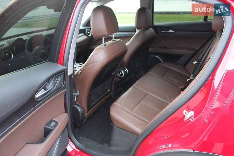 Позашляховик / Кросовер Alfa Romeo Stelvio 2018 в Світловодську