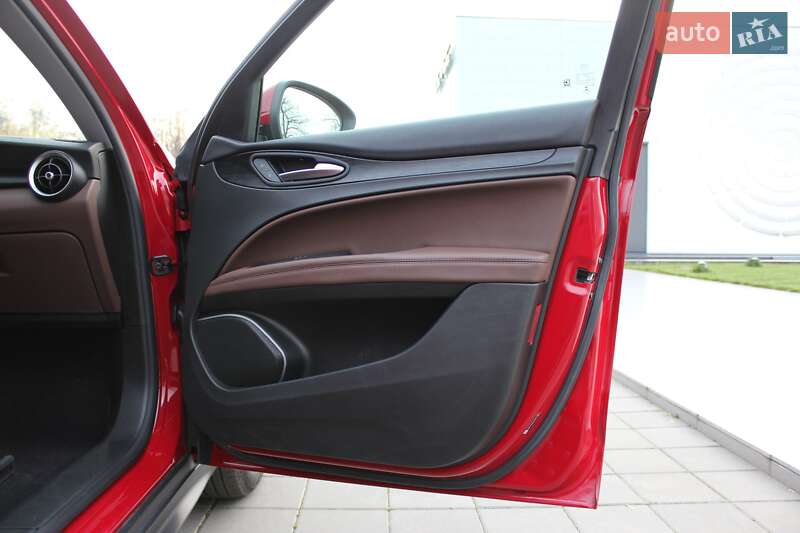 Позашляховик / Кросовер Alfa Romeo Stelvio 2018 в Світловодську