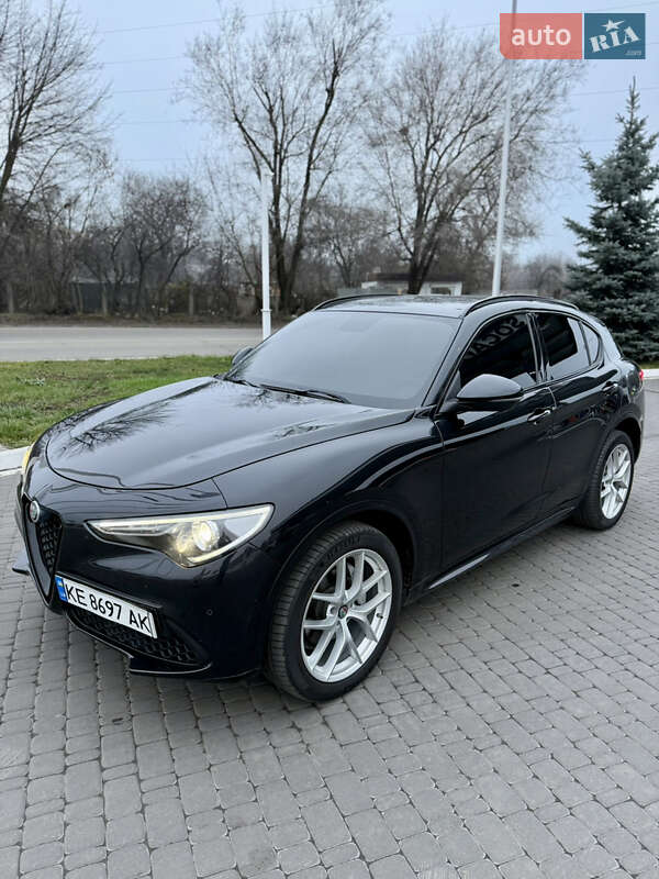 Alfa Romeo Stelvio 2017