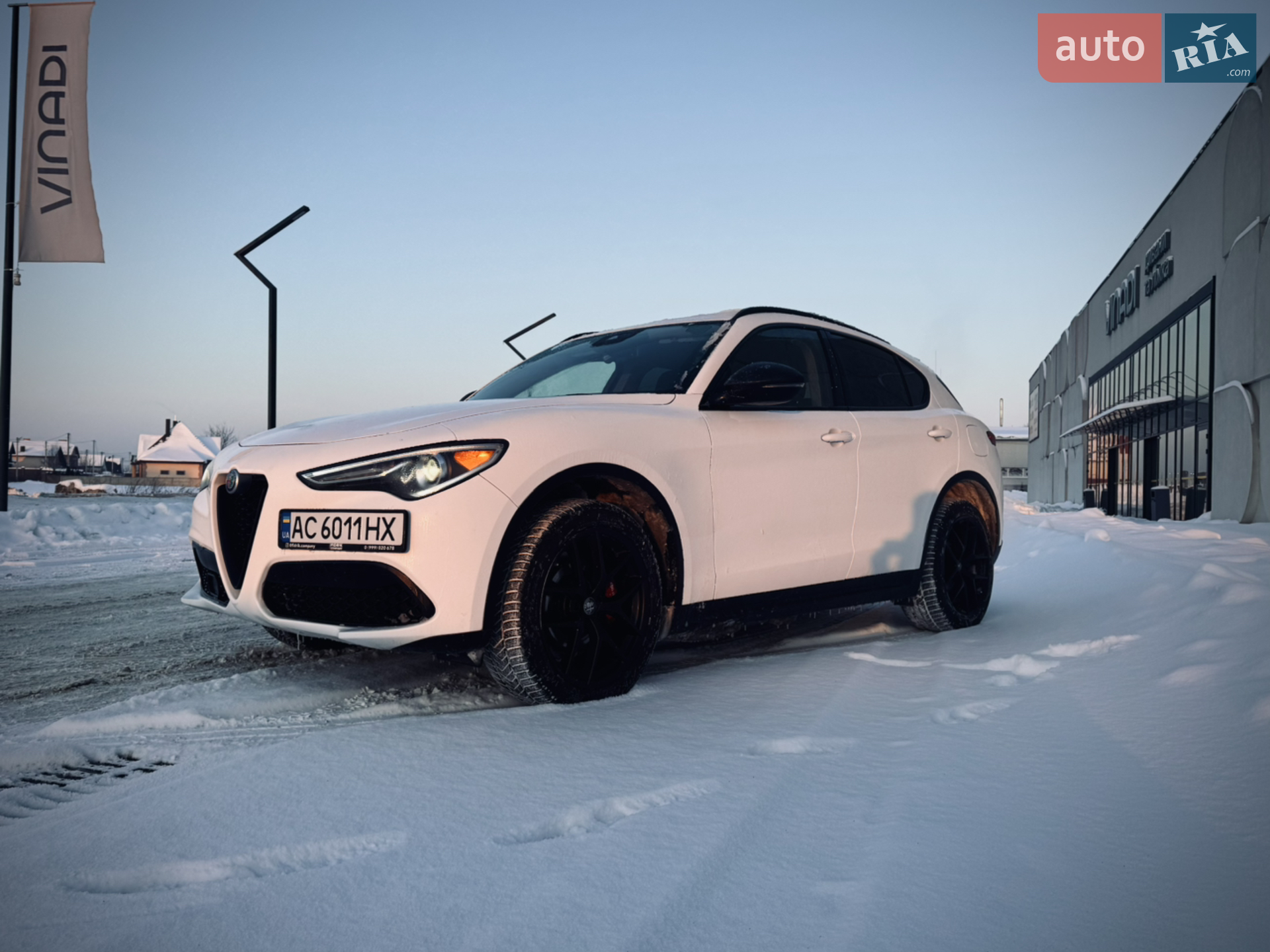2019 Alfa Romeo Stelvio - мініатюра 2