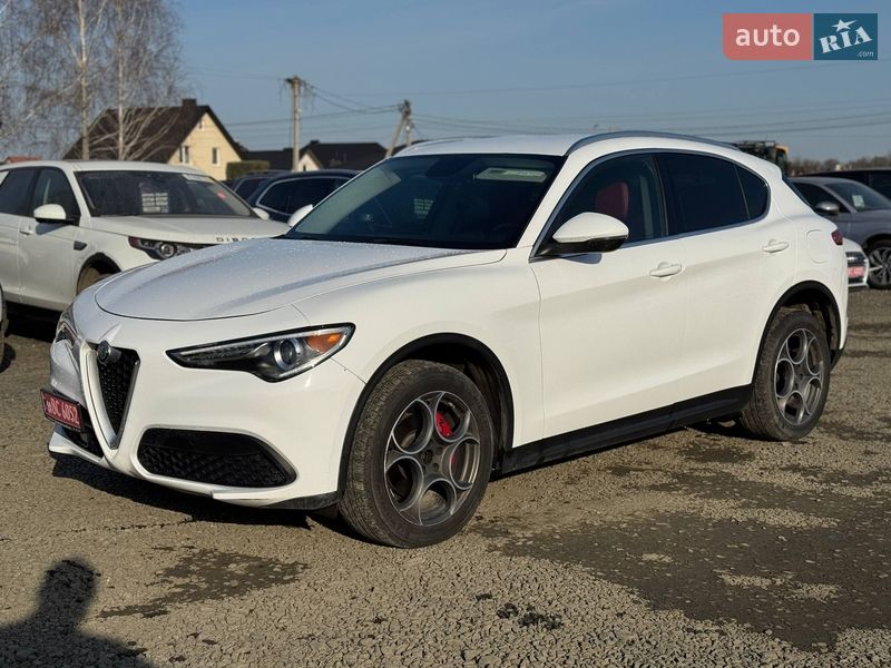 Alfa Romeo Stelvio 2017