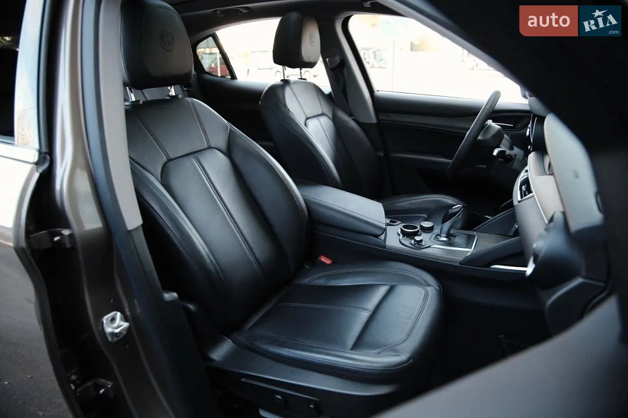 2019 Alfa Romeo Stelvio - мініатюра 13