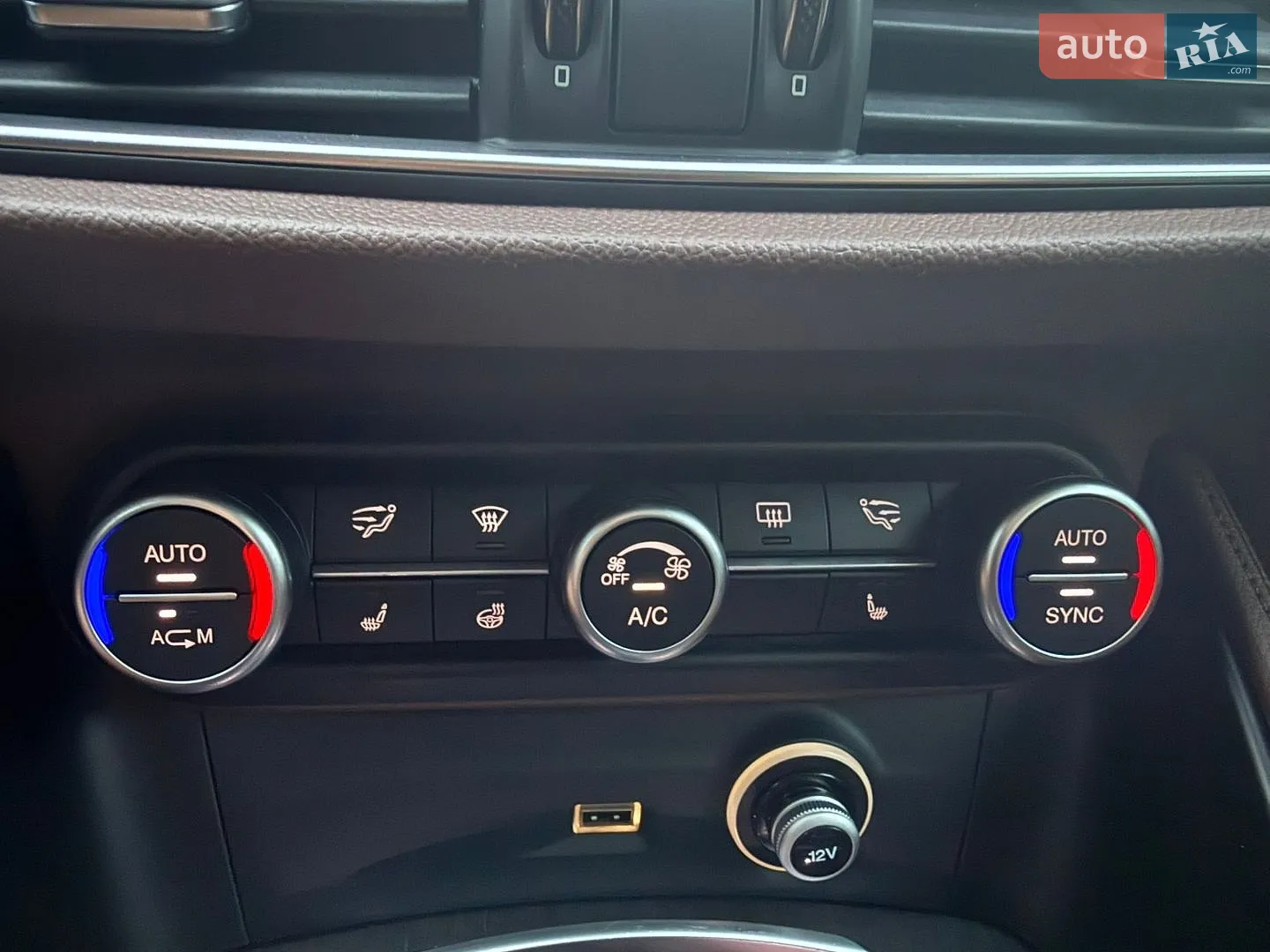 2018 Alfa Romeo Stelvio - мініатюра 11