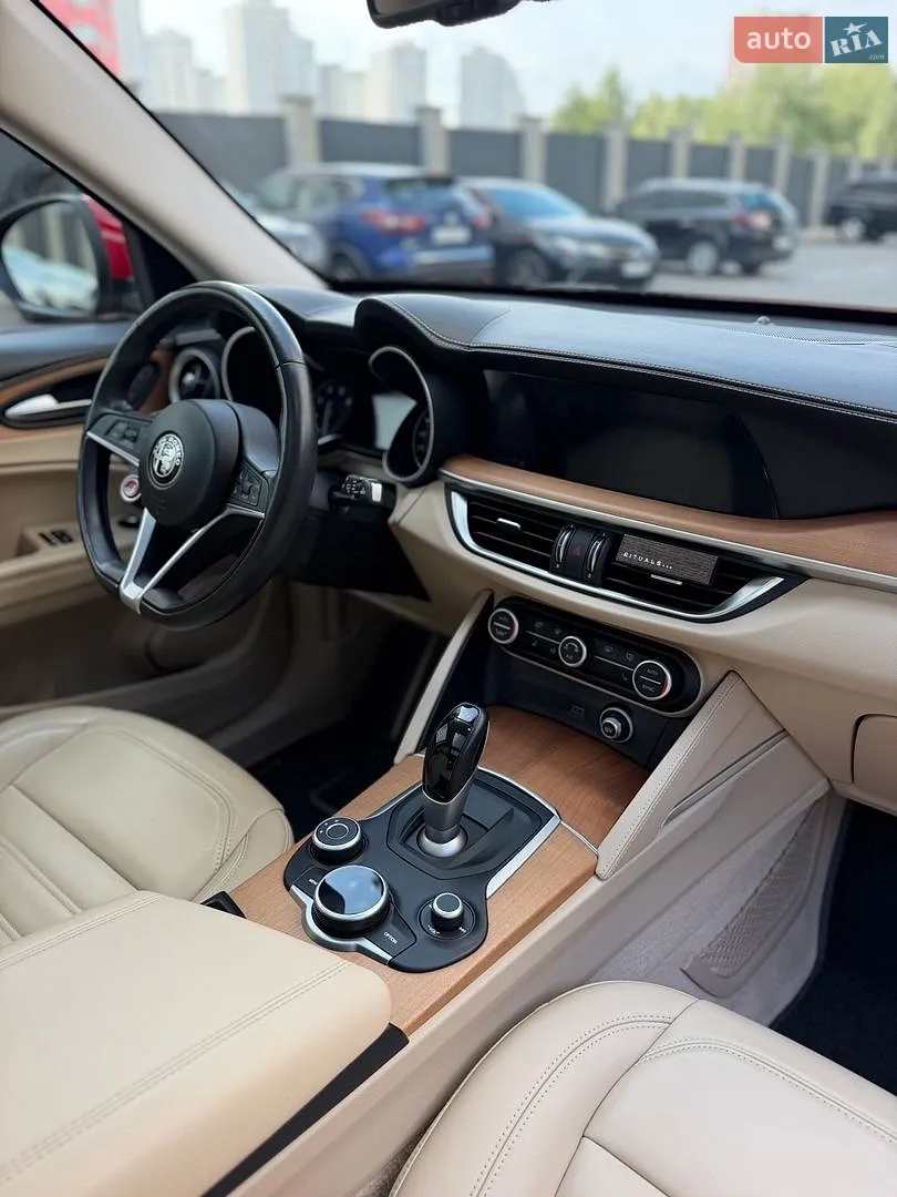 2019 Alfa Romeo Stelvio - мініатюра 31