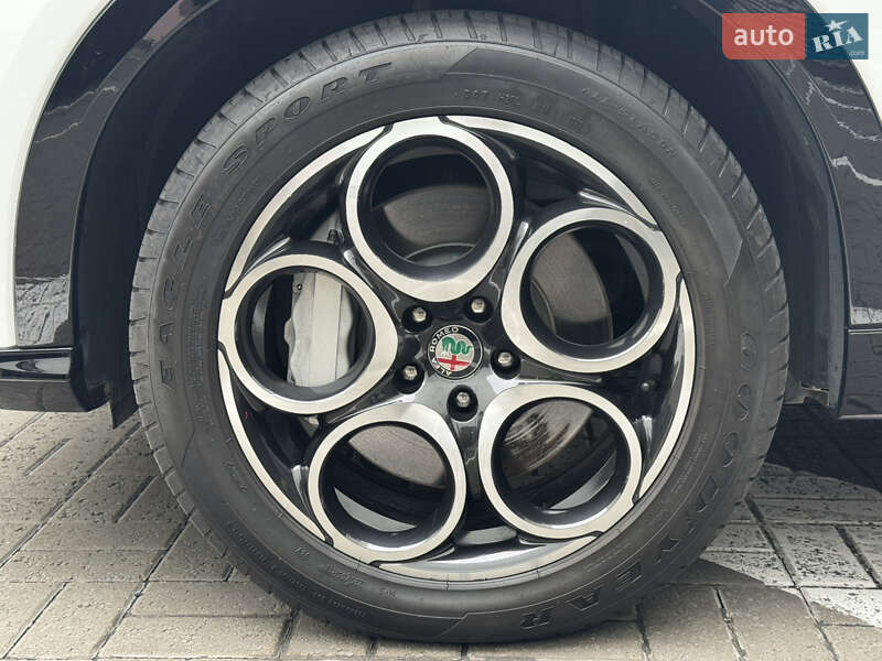 Внедорожник / Кроссовер Alfa Romeo Tonale 2023 в Киеве фото 9 Внедорожник / Кроссовер Alfa Romeo Tonale 2023 в Киеве