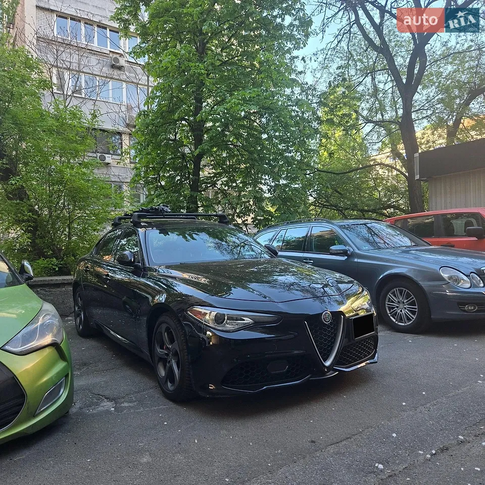 2017 Alfa Romeo Giulia - мініатюра 14