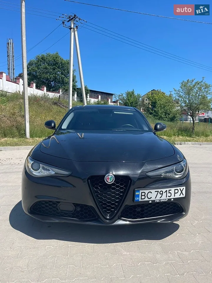 2017 Alfa Romeo Giulia - мініатюра 15