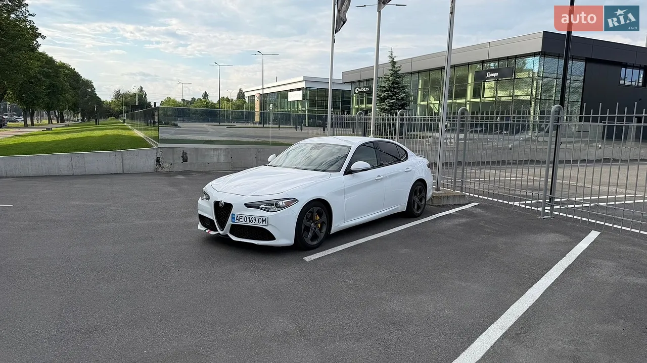 2017 Alfa Romeo Giulia - мініатюра 38